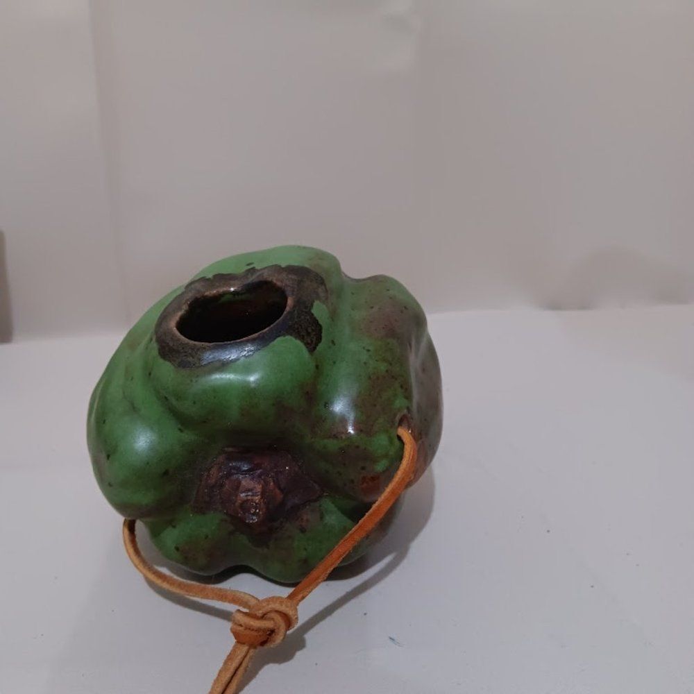 🌴 Ceramic Decorative Green Pepper bird house 3.5" X 3.5" - Picture 3 of 4